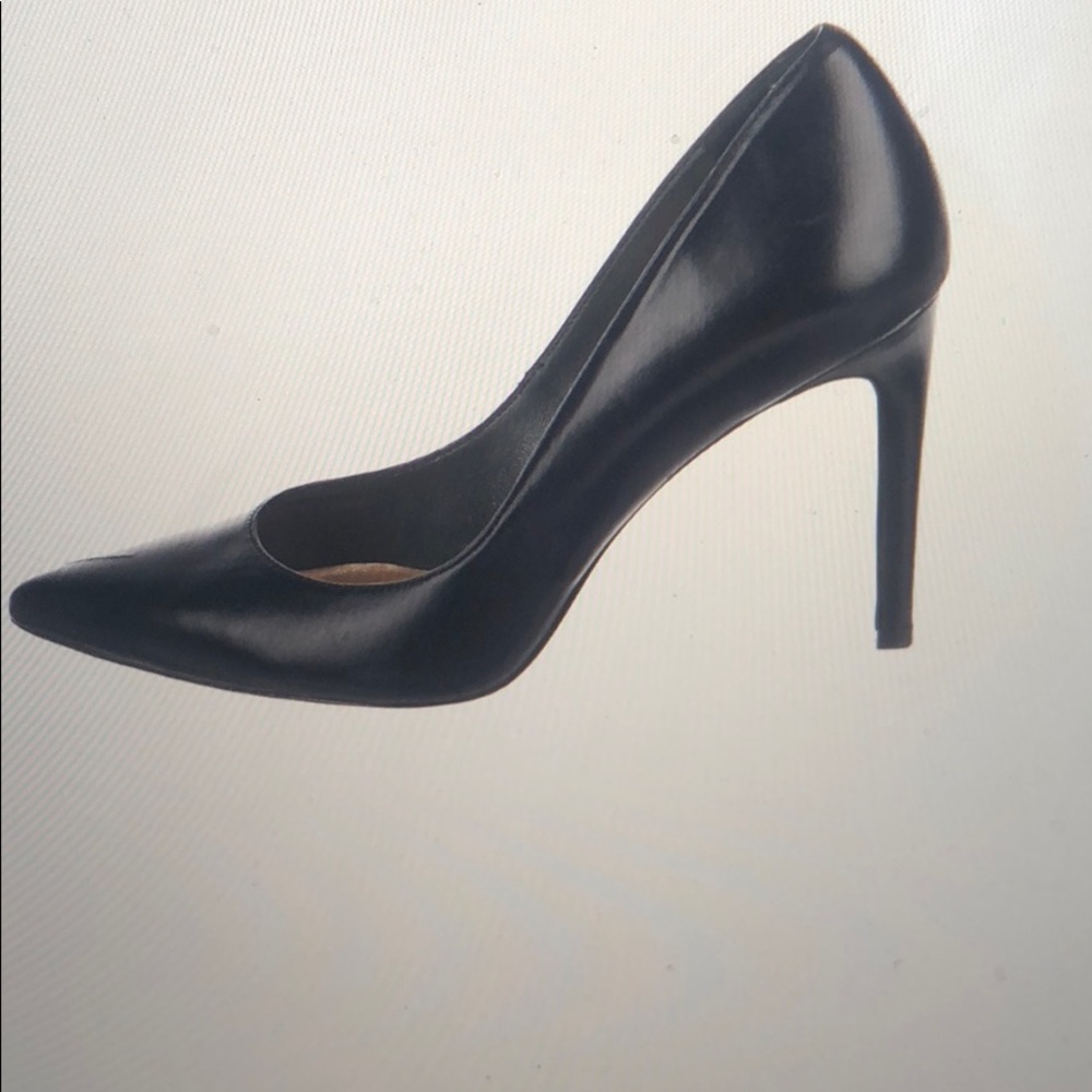 Black leather SW pointed-toe pumps tonal stitching